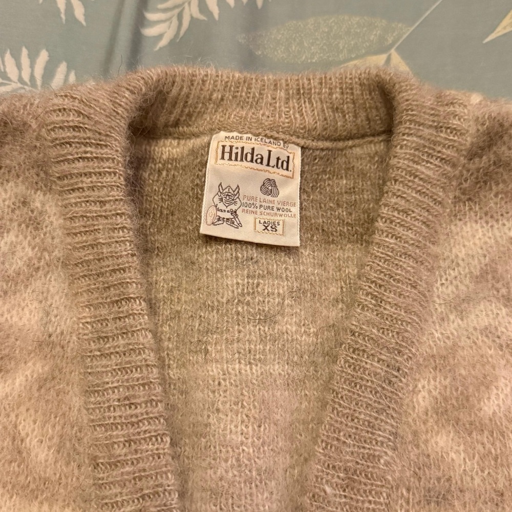 Vintage Hilda 100% Pure Wool Icelandic Button Front Sweater Vest Ladies Size XS - Picture 9 of 12